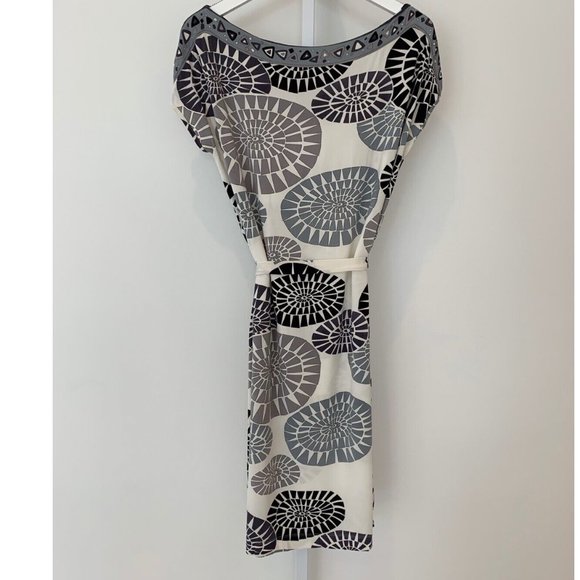 AUDREY MAI GRAY WHITE PRINT BELTED DRESS SIZE SMALL - Picture 3 of 9